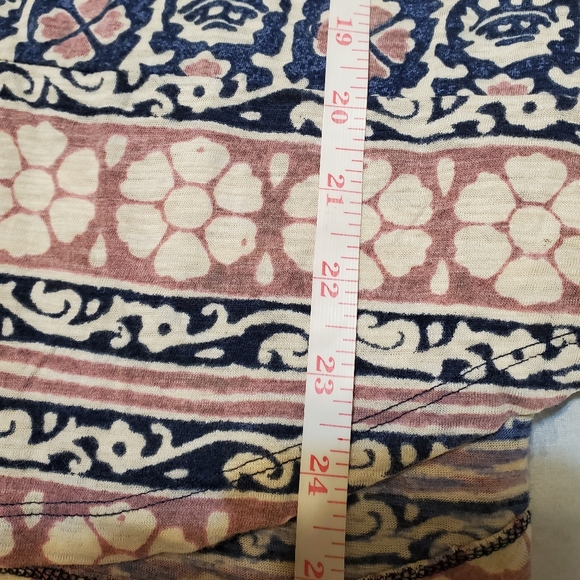 Lucky Brand 3/4 Sleeve graphic top - Picture 2 of 7